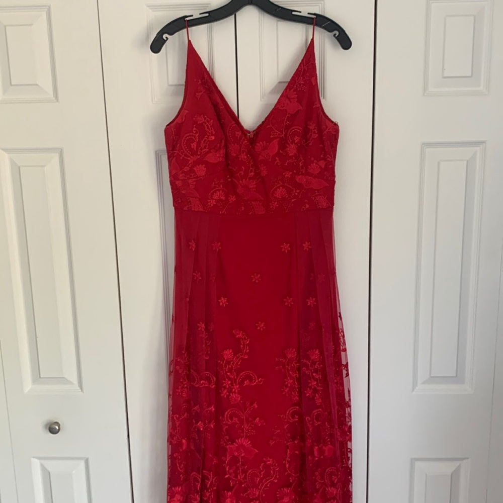 ML Monique Lhuillier Gown